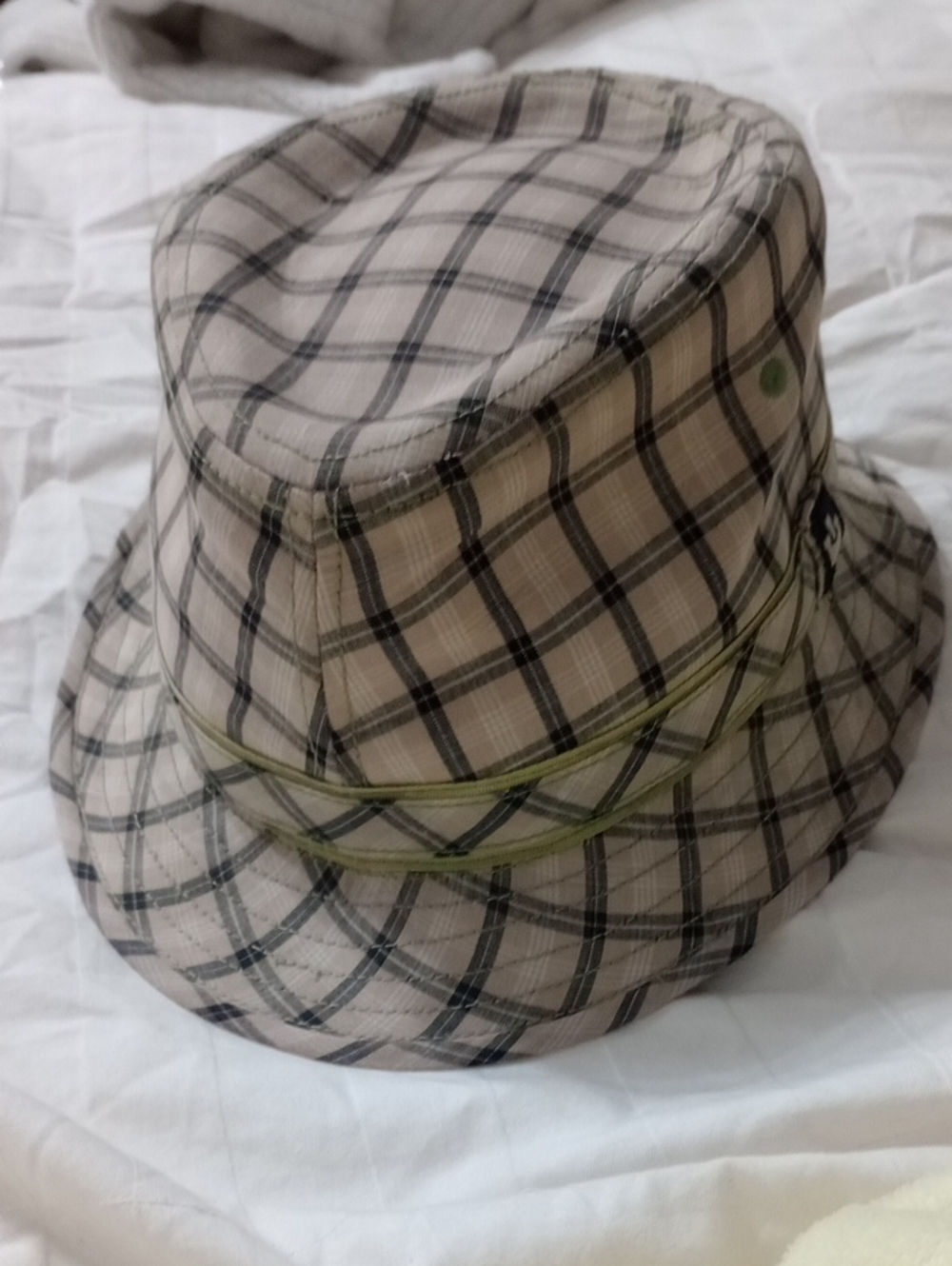 GOORIN BROS Plaid Lightweight Fedora in Beige and Black